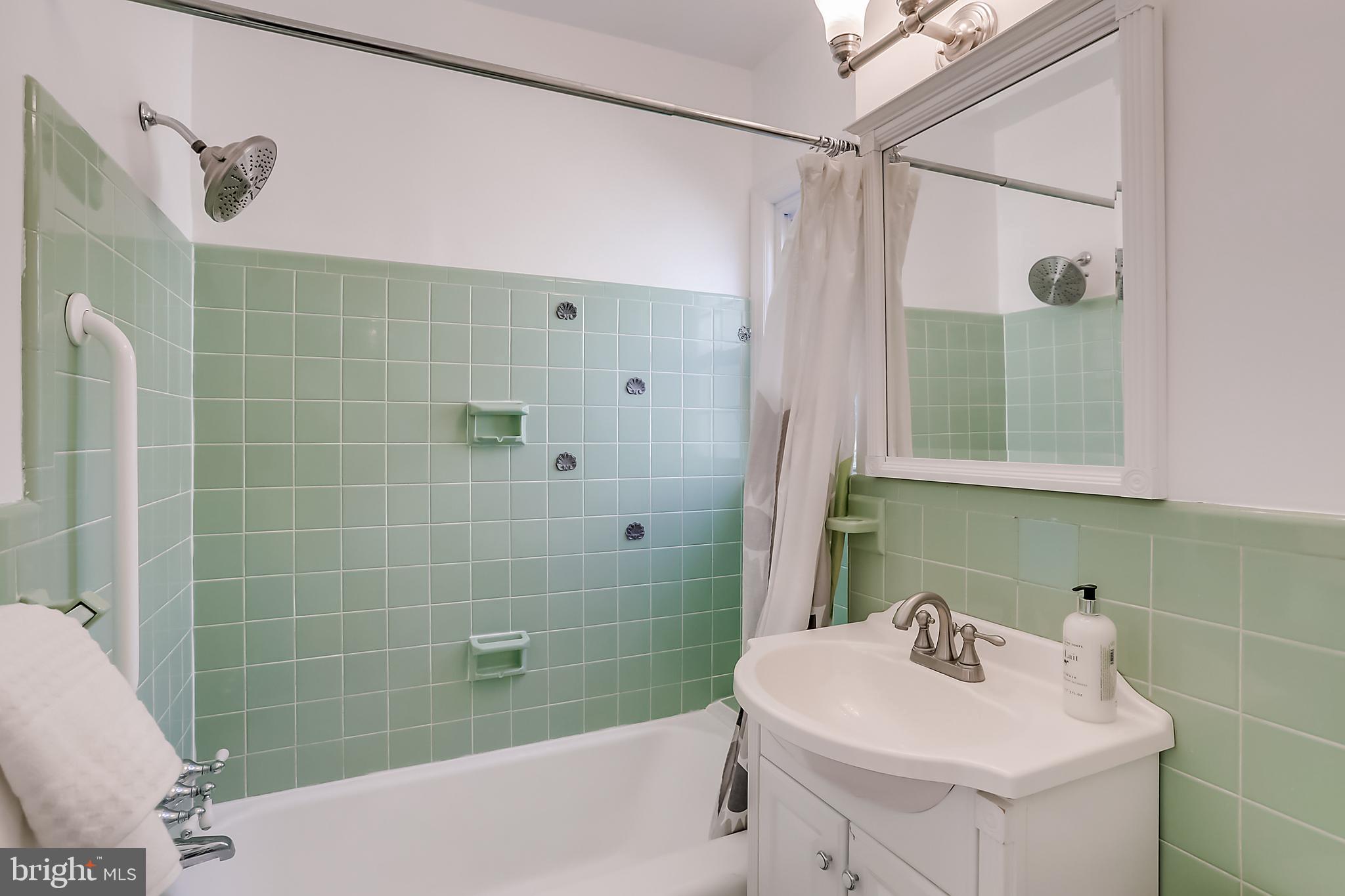 624 Ritchie Avenue Silver Spring, MD 20910 - Photo 24 of 46 2nd floor full bath with retro green tile