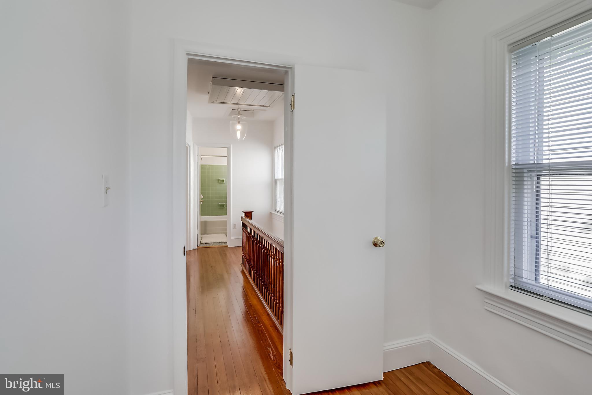 624 Ritchie Avenue Silver Spring, MD 20910 - Photo 33 of 46 Handy office space