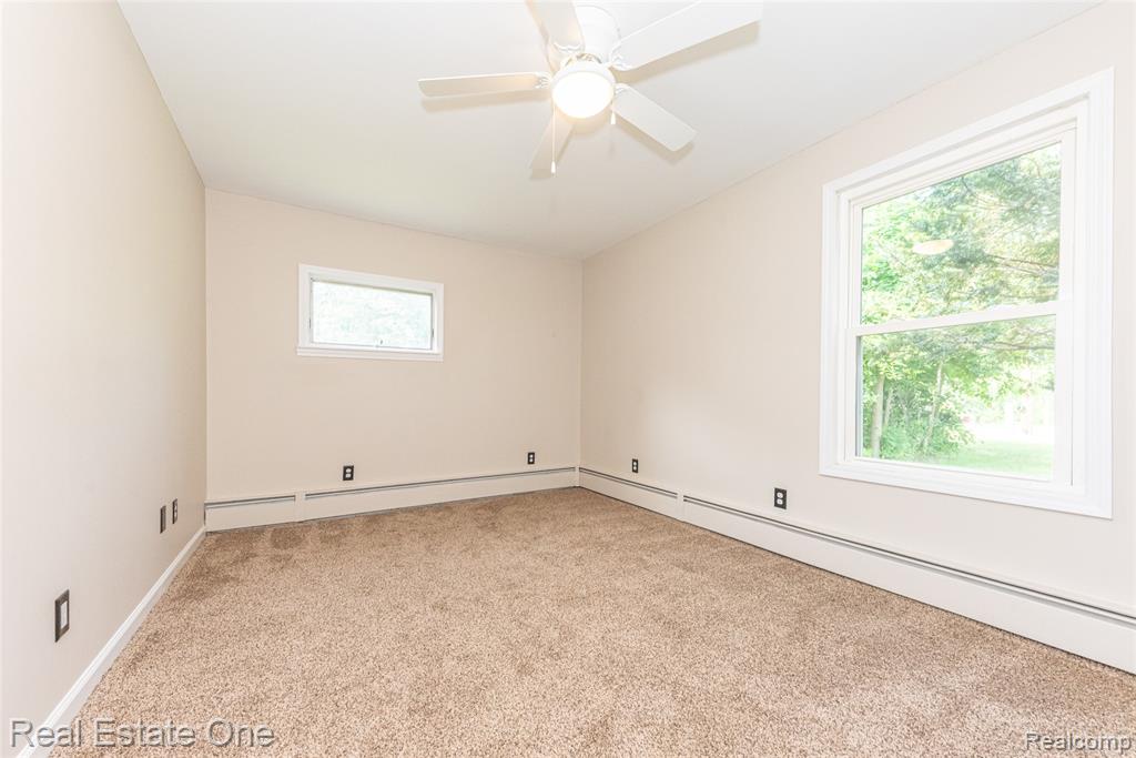 912 North Wixom Road Wixom, MI 48393 - Photo 30 of 49