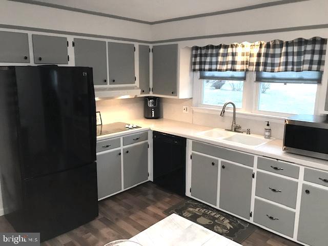 6 Kenneth Avenue Spring City, PA 19475 - Photo 5 of 11 Kitchen