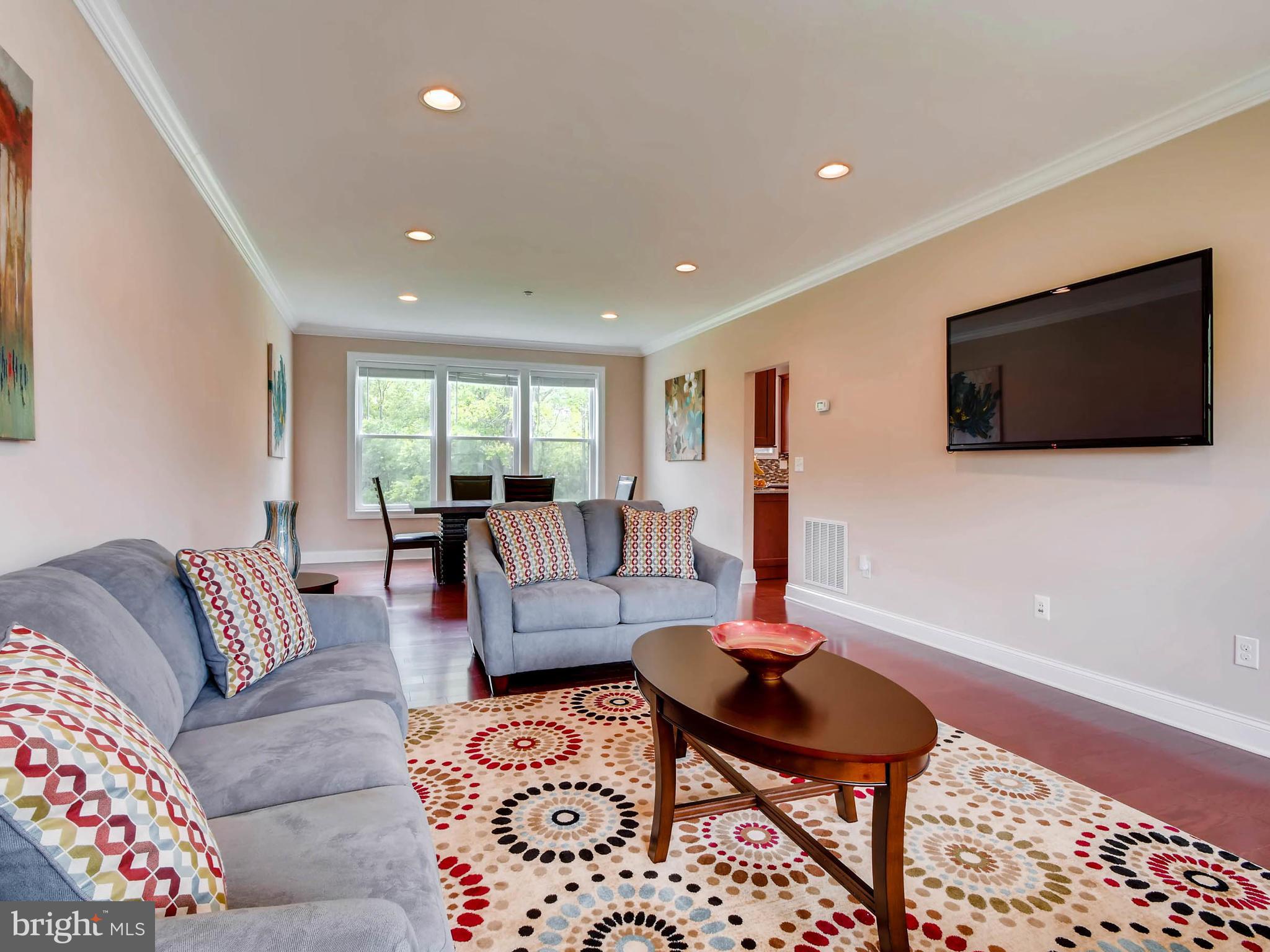 9832 Magledt Road Baltimore, MD 21234 - Photo 6 of 30 Living Room