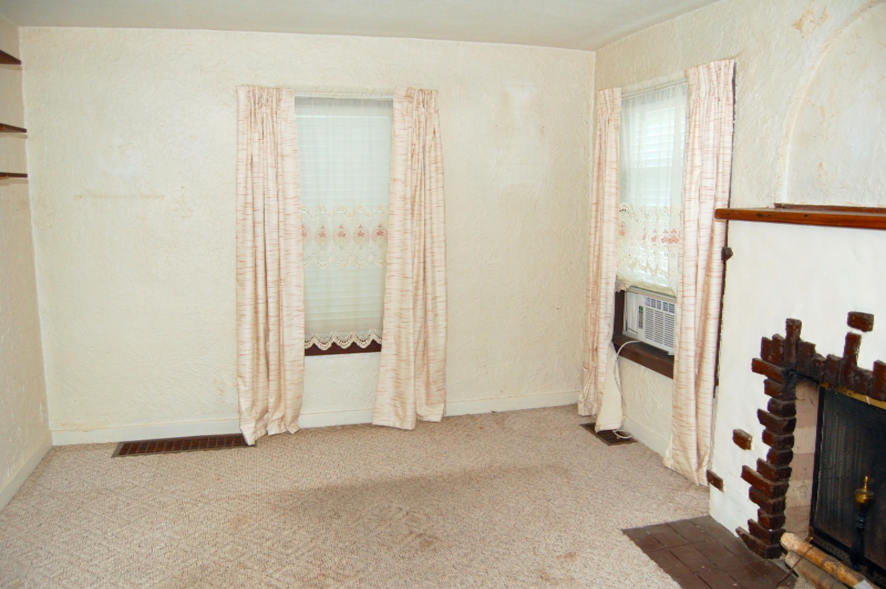 1592 Pipestone Road Benton Harbor, MI 49022 - Photo 5 of 19 1592_PipestoneRd_05