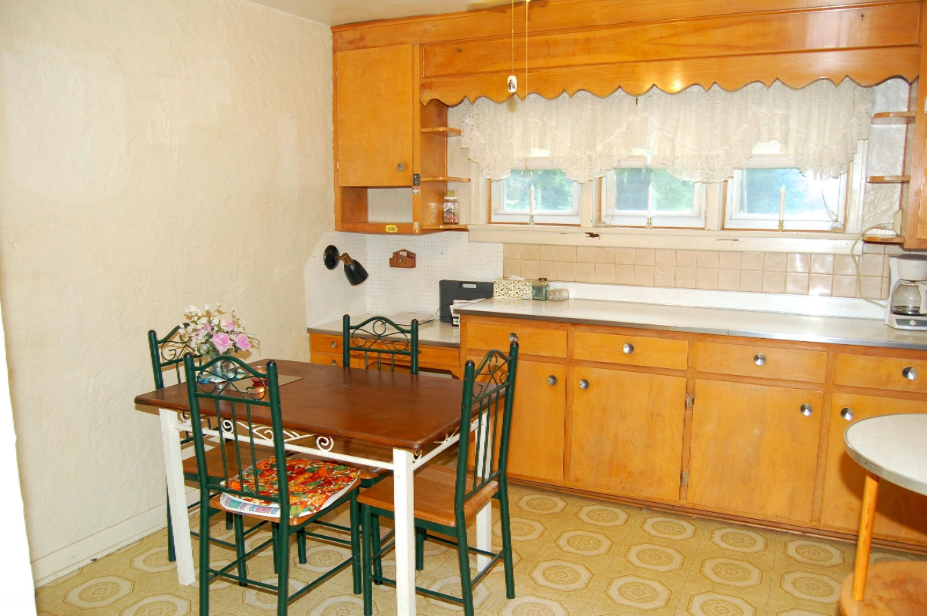 1592 Pipestone Road Benton Harbor, MI 49022 - Photo 7 of 19 1592_PipestoneRd_07