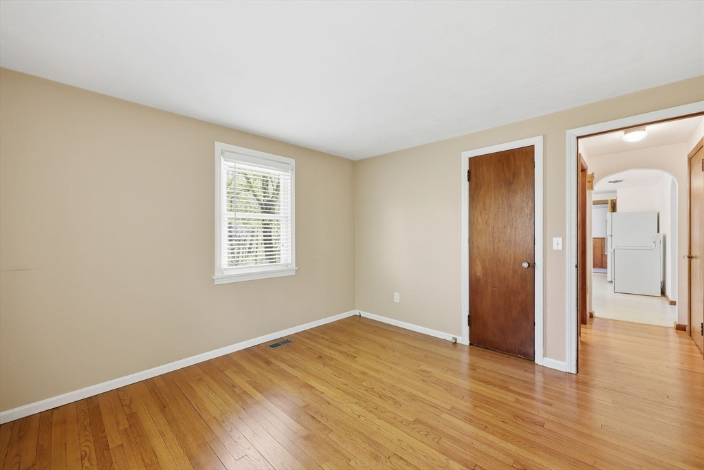 98 Clarence Street West Springfield, MA 01089 - Photo 21 of 40 Gallery Image 21