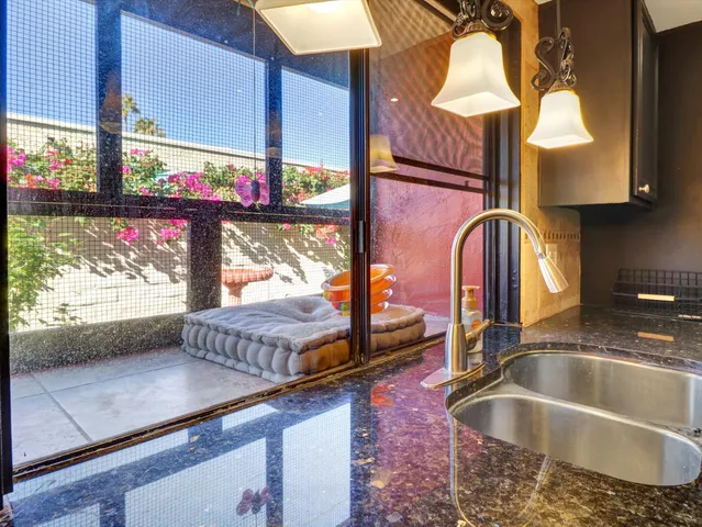$1,325,000 | 525 South Thornhill Road, Palm Springs, CA 92264