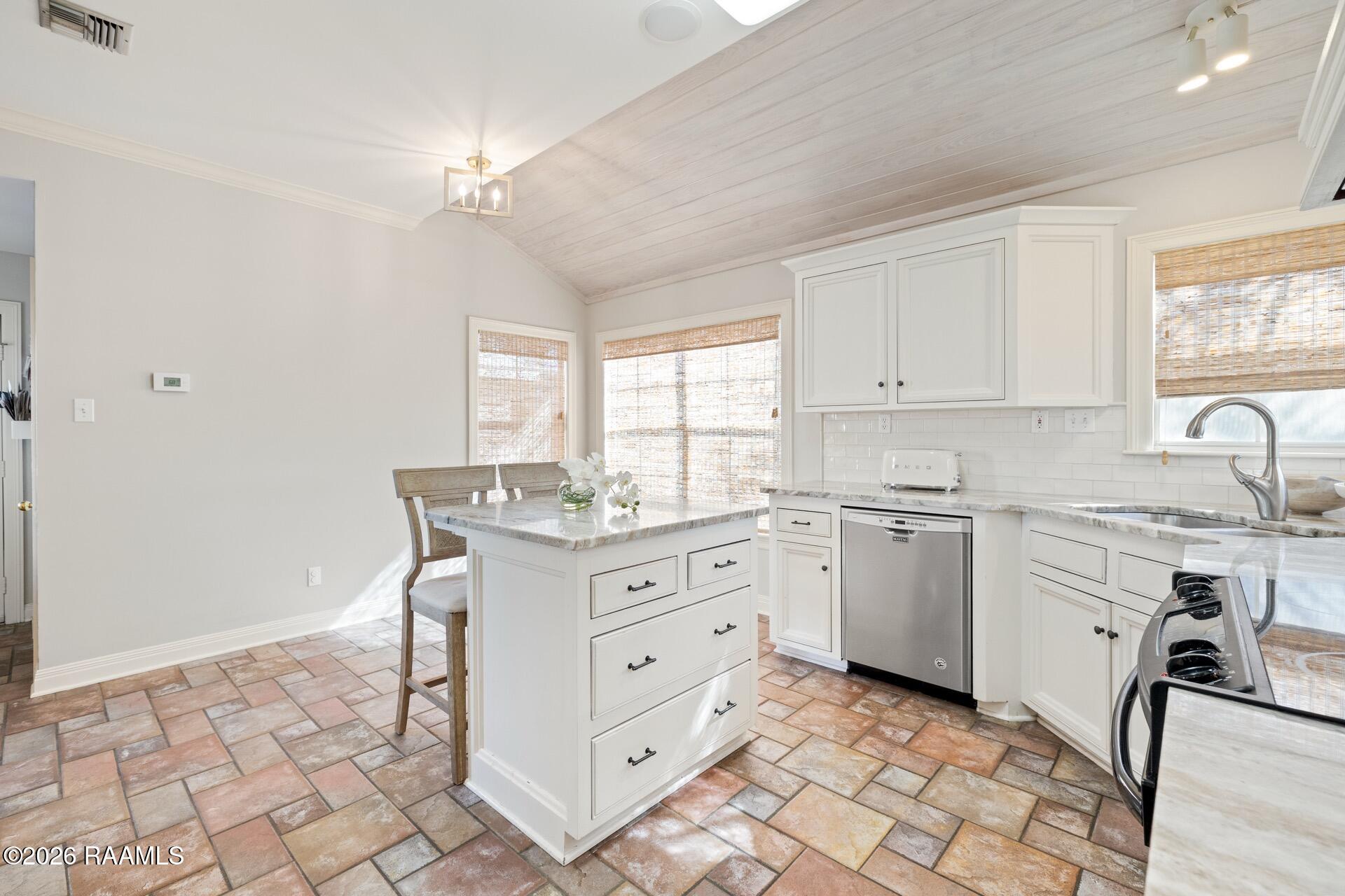 108 Stonehill Road Lafayette, LA 70508 - Photo 13 of 29 108 Stone Hill-15