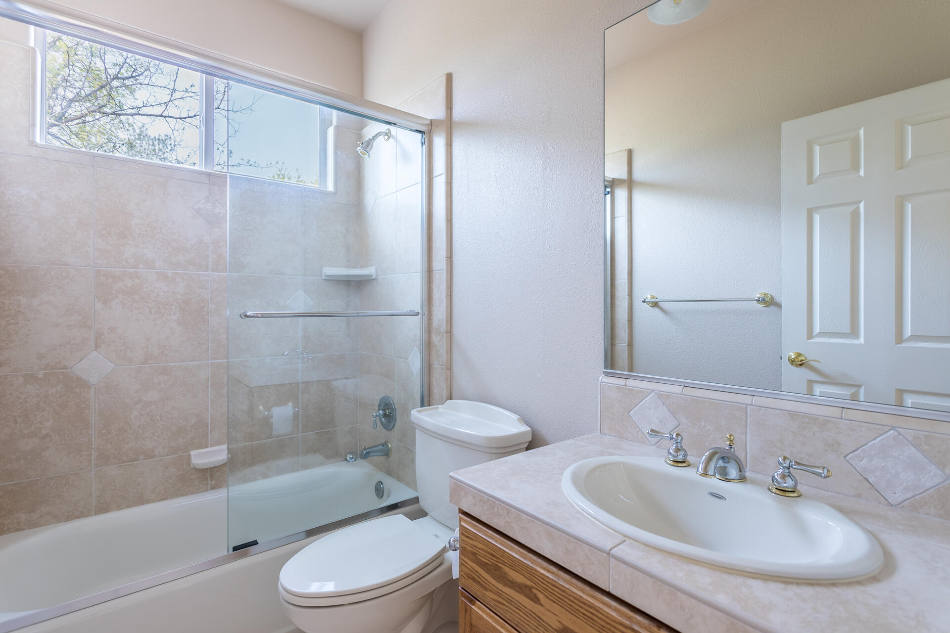 16250 Texas Springs Road Redding, CA 96001 - Photo 14 of 26 49 bathroom