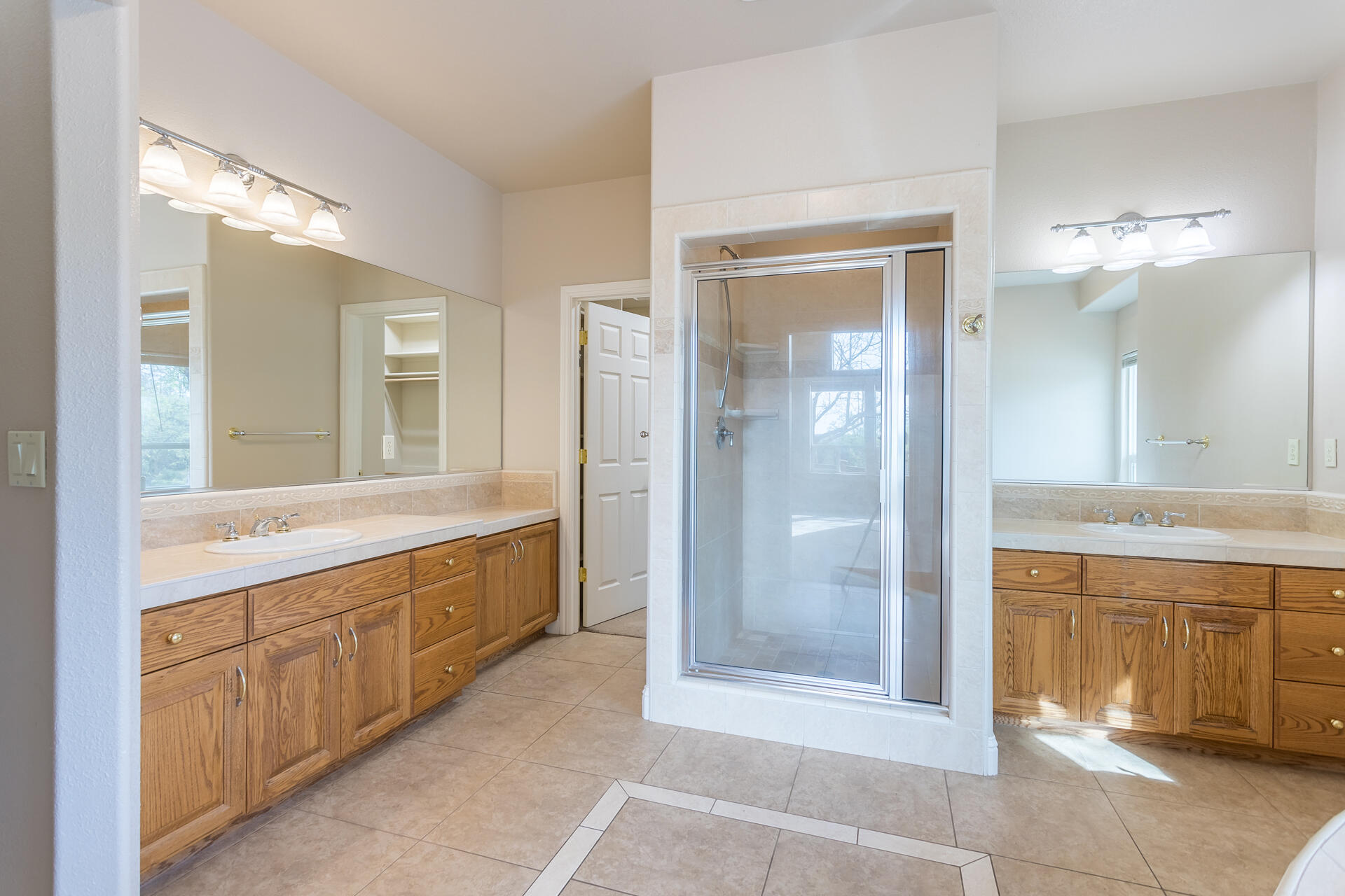 16250 Texas Springs Road Redding, CA 96001 - Photo 9 of 26 35 master bathroom