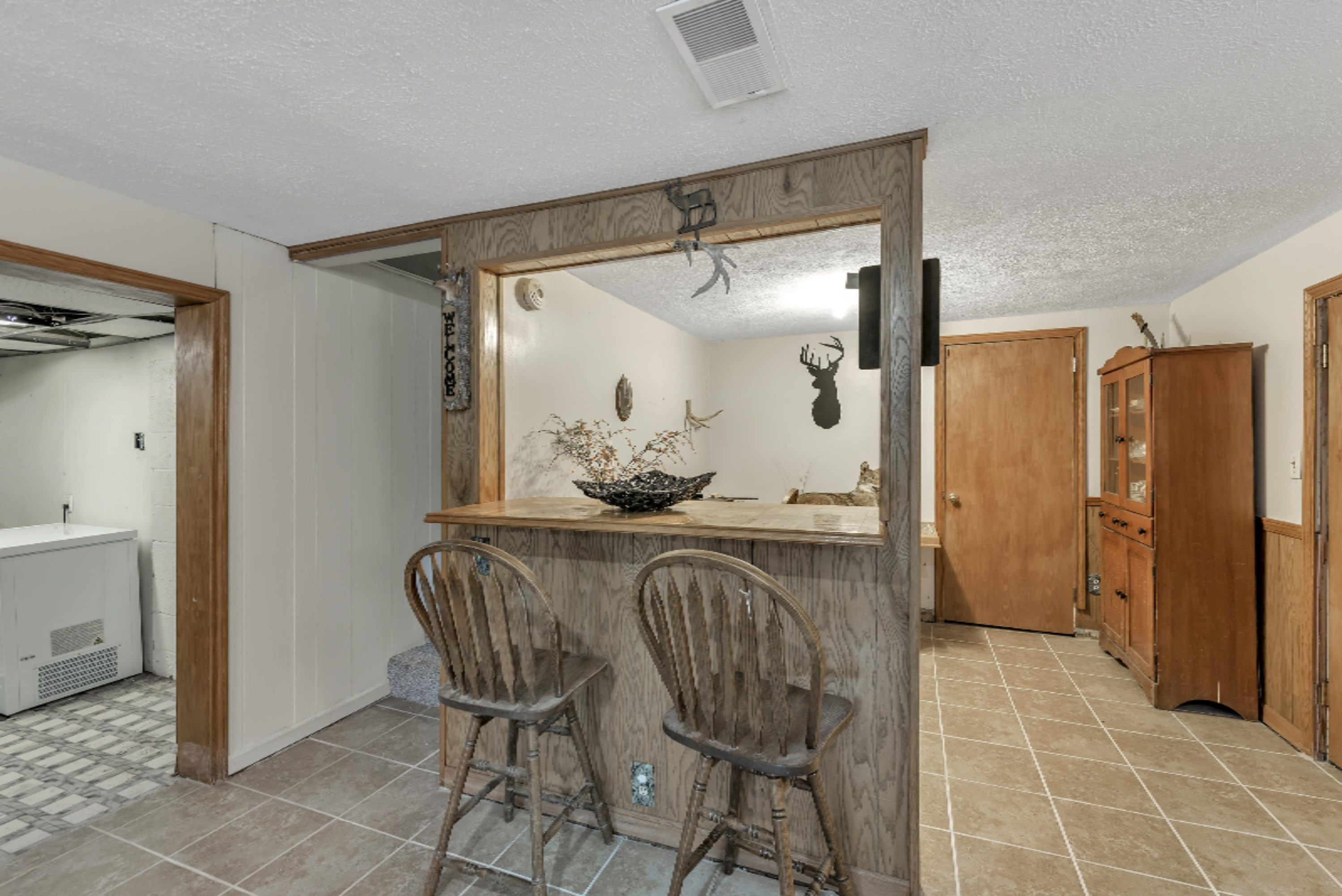 1082 Vos Street Jenison, MI 49428 - Photo 23 of 26 1082-Vos-WindowStill-Real-Estate-Photogr
