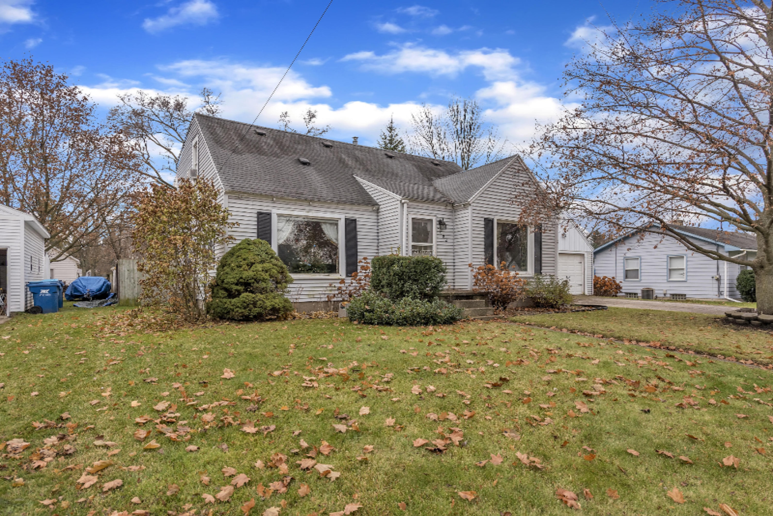 1082 Vos Street Jenison, MI 49428 - Photo 3 of 26 1082-Vos-WindowStill-Real-Estate-Photogr