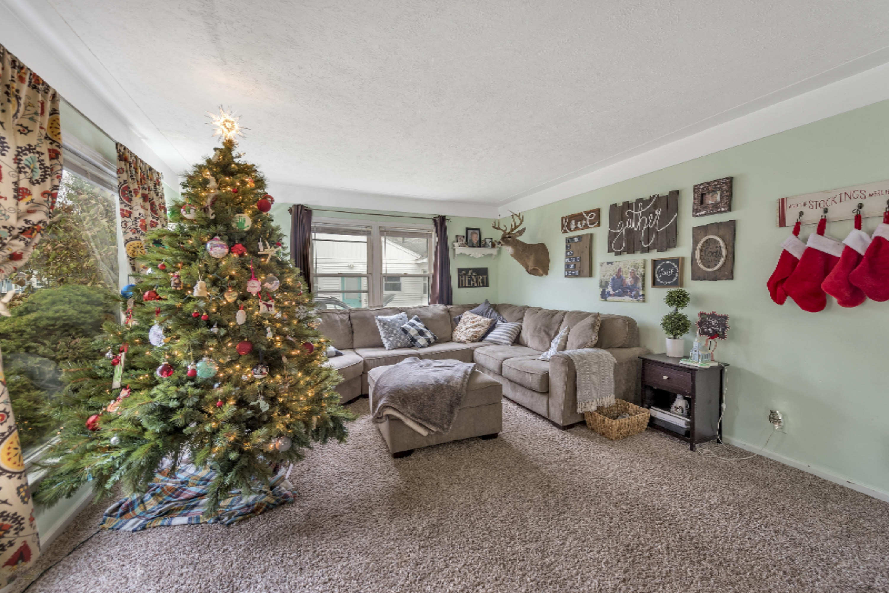 1082 Vos Street Jenison, MI 49428 - Photo 5 of 26 1082-Vos-WindowStill-Real-Estate-Photogr