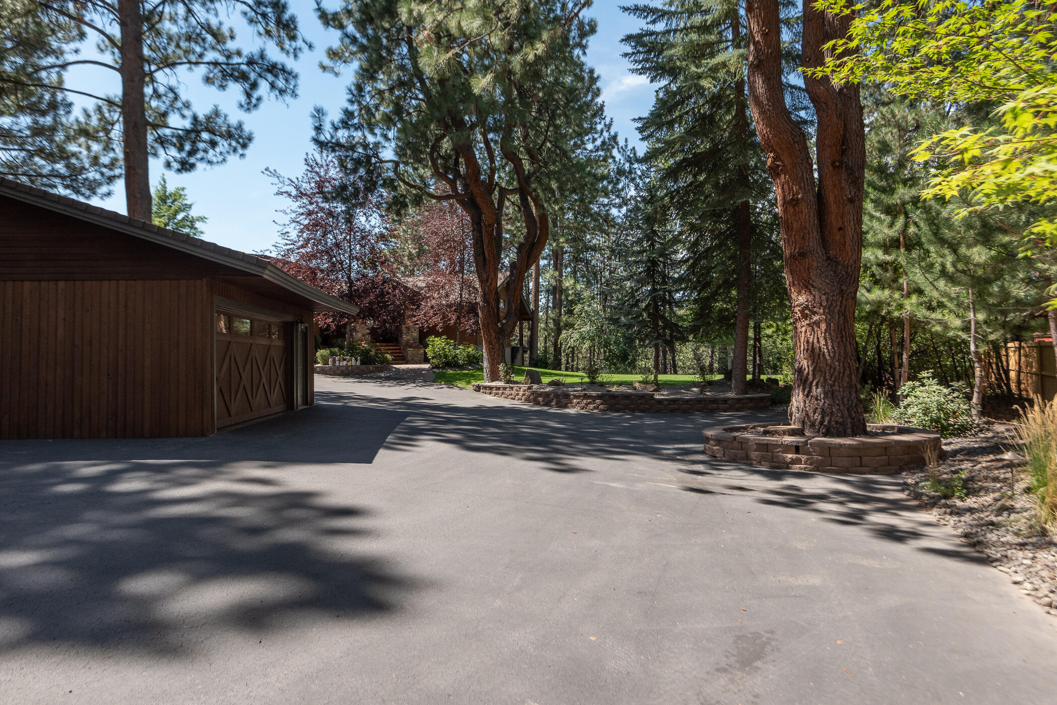 18830 Shoshone Road Bend, OR 97702 - Photo 46 of 49 45 side at entrance