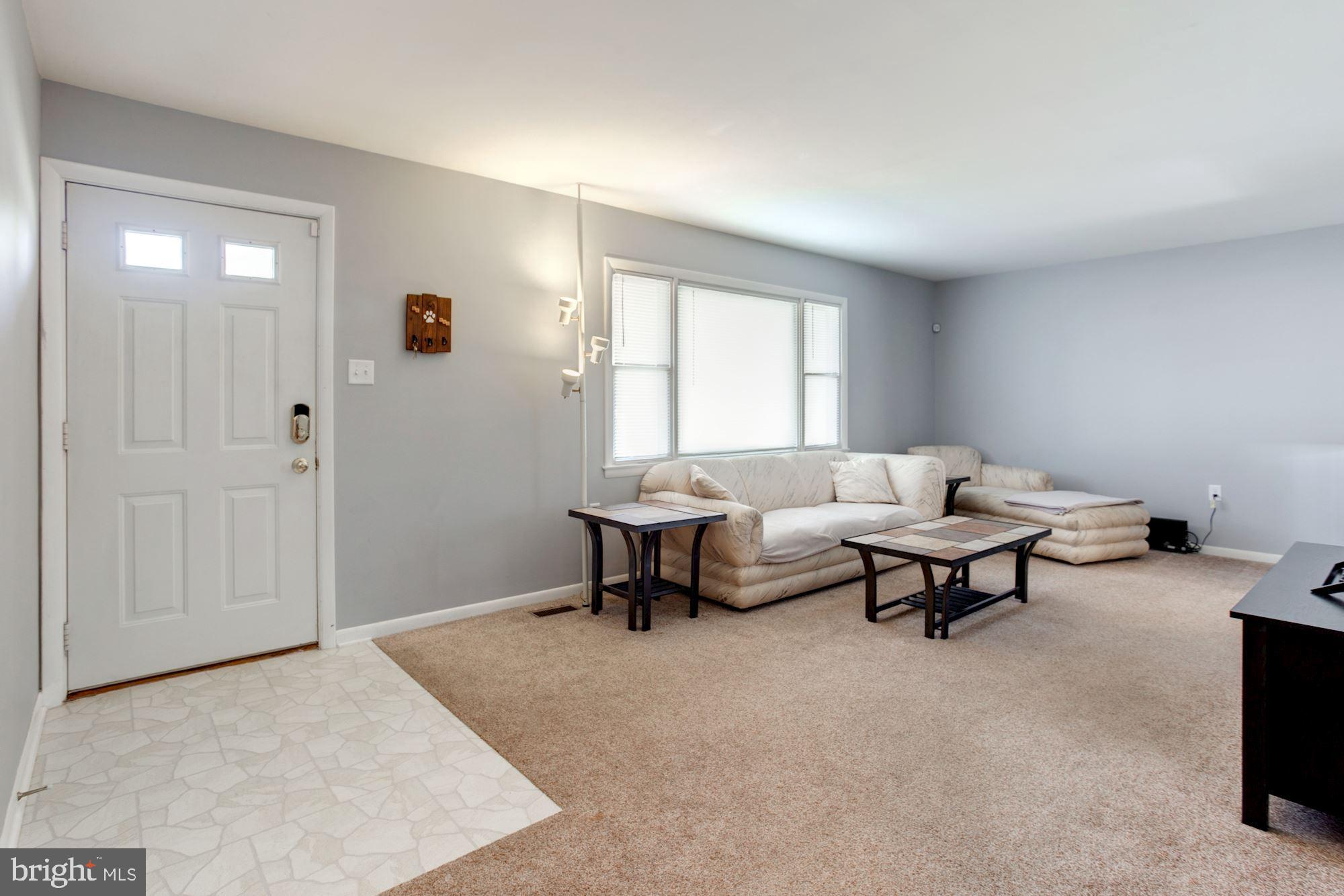Main Entrance | Living Room