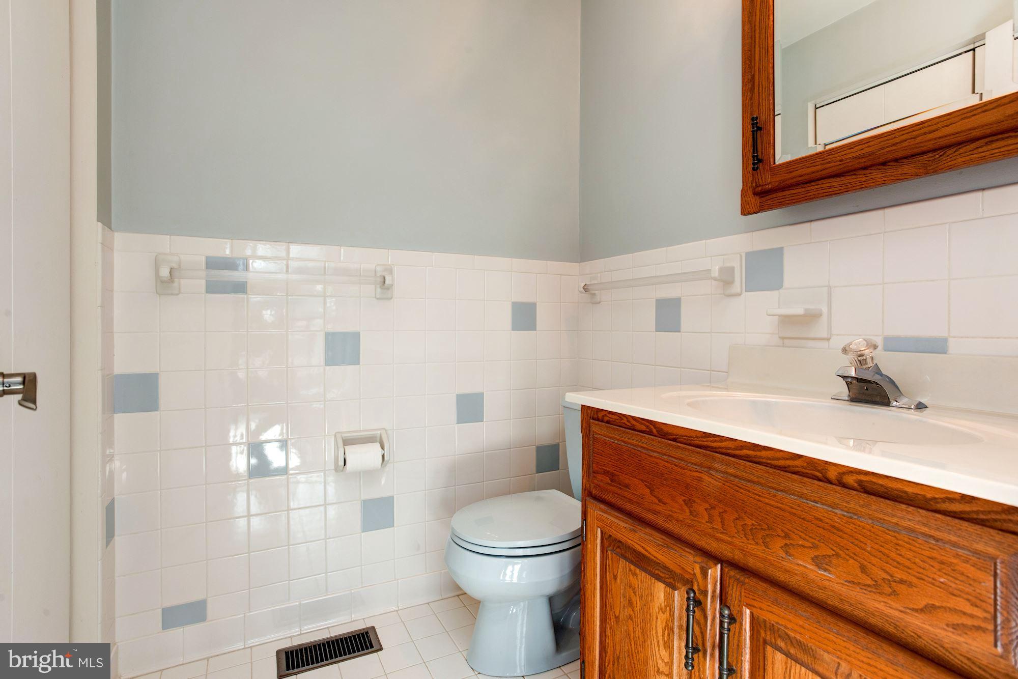 613 Beverly Road Reisterstown, MD 21136 - Photo 14 of 26 Powder Room