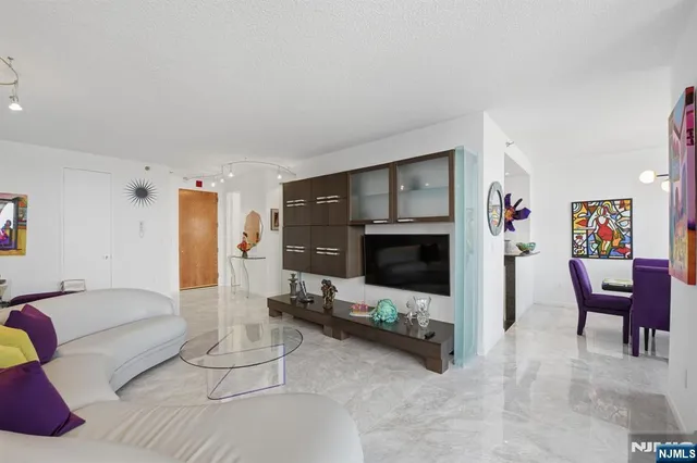 $749,000 | 100 Carlyle Drive, Unit 6MN, Cliffside Park, NJ 07010