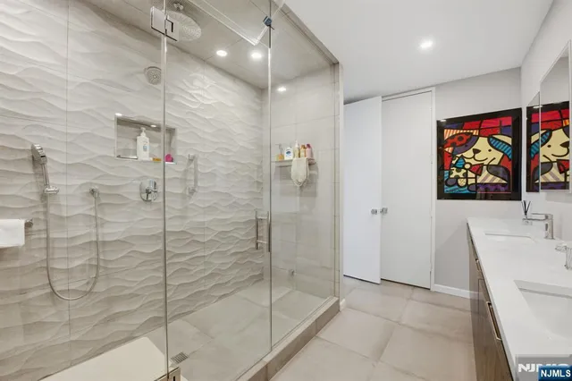 $749,000 | 100 Carlyle Drive, Unit 6MN, Cliffside Park, NJ 07010