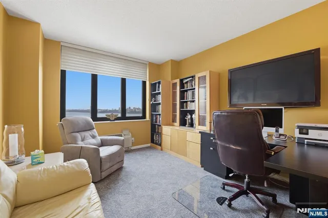 $749,000 | 100 Carlyle Drive, Unit 6MN, Cliffside Park, NJ 07010