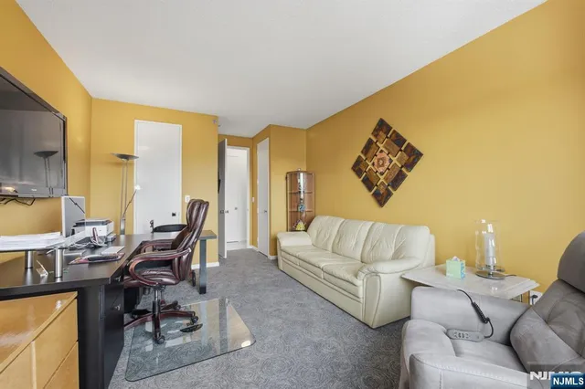 $749,000 | 100 Carlyle Drive, Unit 6MN, Cliffside Park, NJ 07010