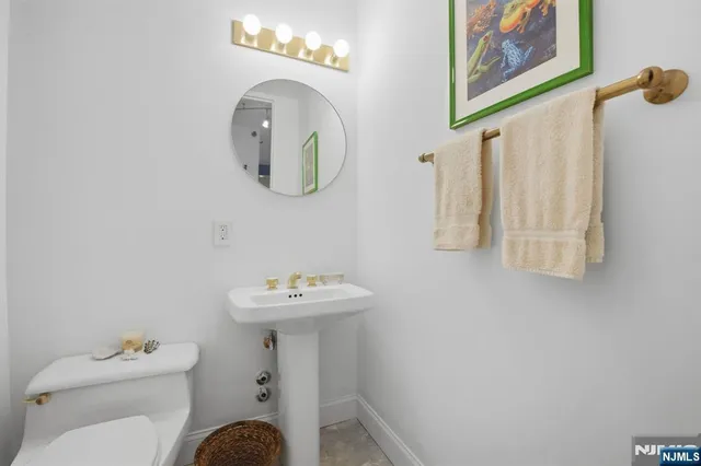 $749,000 | 100 Carlyle Drive, Unit 6MN, Cliffside Park, NJ 07010