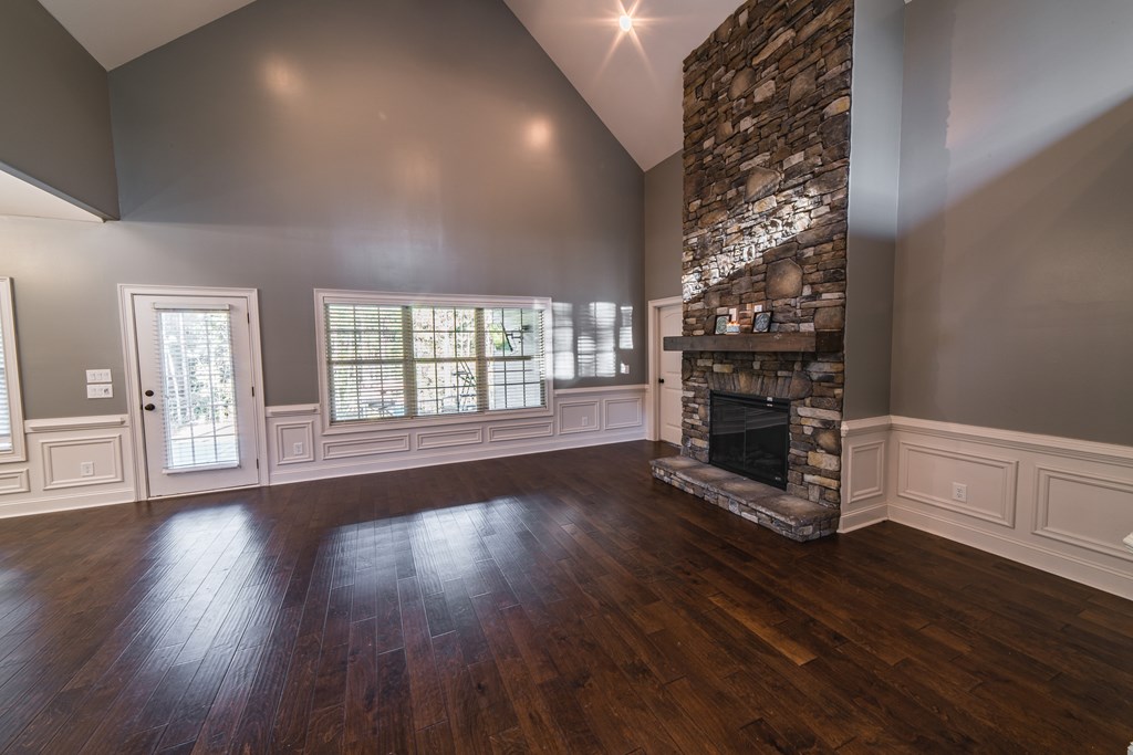 196 Ross Road Waverly Hall, GA 31831 - Photo 4 of 47 Family room