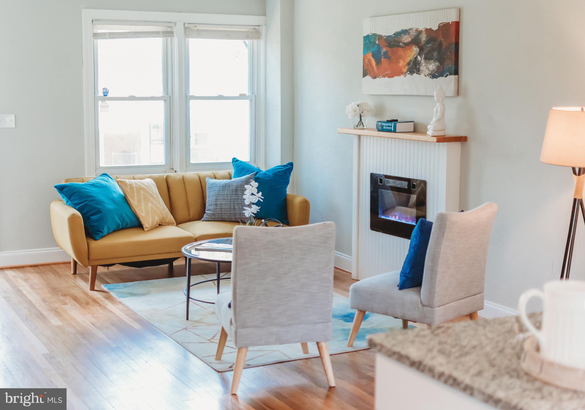 4539 Manorview Road Baltimore, MD 21229 - Photo 2 of 23 Open concept living room