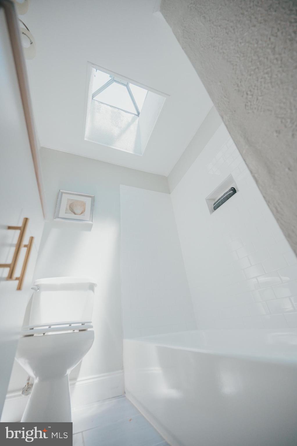 4539 Manorview Road Baltimore, MD 21229 - Photo 15 of 23 Bathroom with tons of light