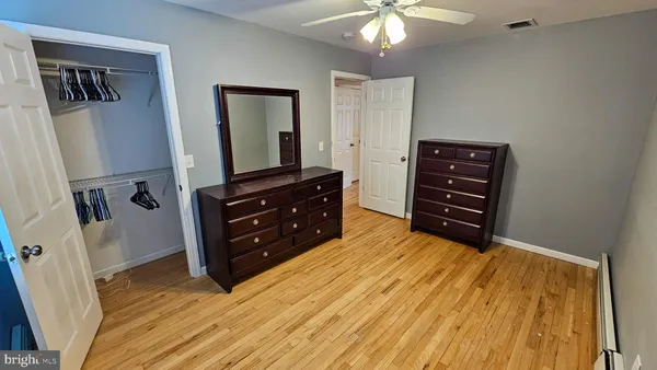 $2,800 | 213 8th Street, Barnegat, NJ 08005