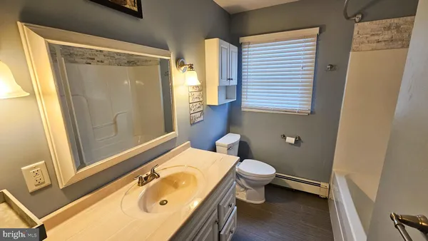 $2,800 | 213 8th Street, Barnegat, NJ 08005