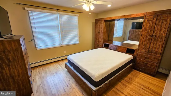 $2,800 | 213 8th Street, Barnegat, NJ 08005