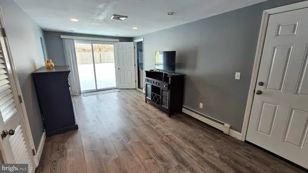 $2,800 | 213 8th Street, Barnegat, NJ 08005