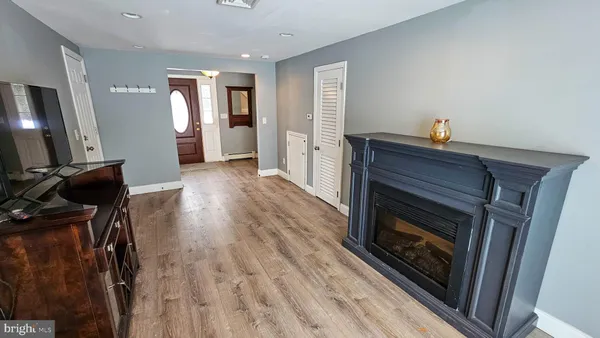 $2,800 | 213 8th Street, Barnegat, NJ 08005