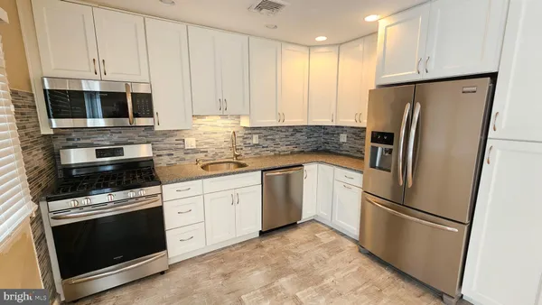 $2,800 | 213 8th Street, Barnegat, NJ 08005