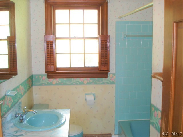 7370 Creek Ridge Road Henrico, VA 23231 - Photo 25 of 27 Original ceramic tile in bath in perfect condition