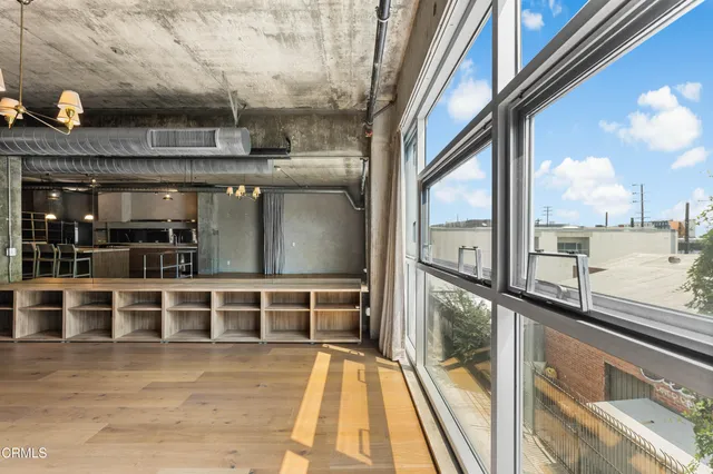 a view of a large window with an outdoor space