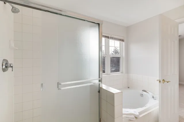 $3,400 | 475 South Commons Court, Deerfield, IL 60015