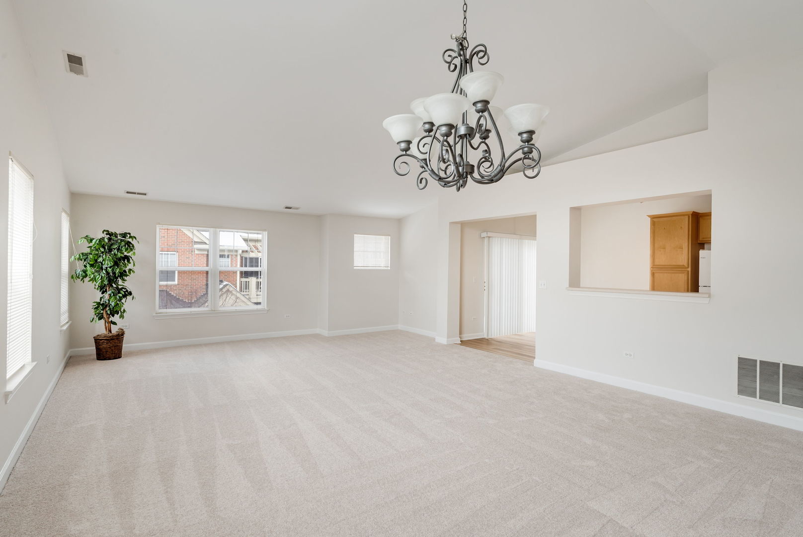 475 South Commons Court Deerfield, IL 60015 - Photo 4 of 17