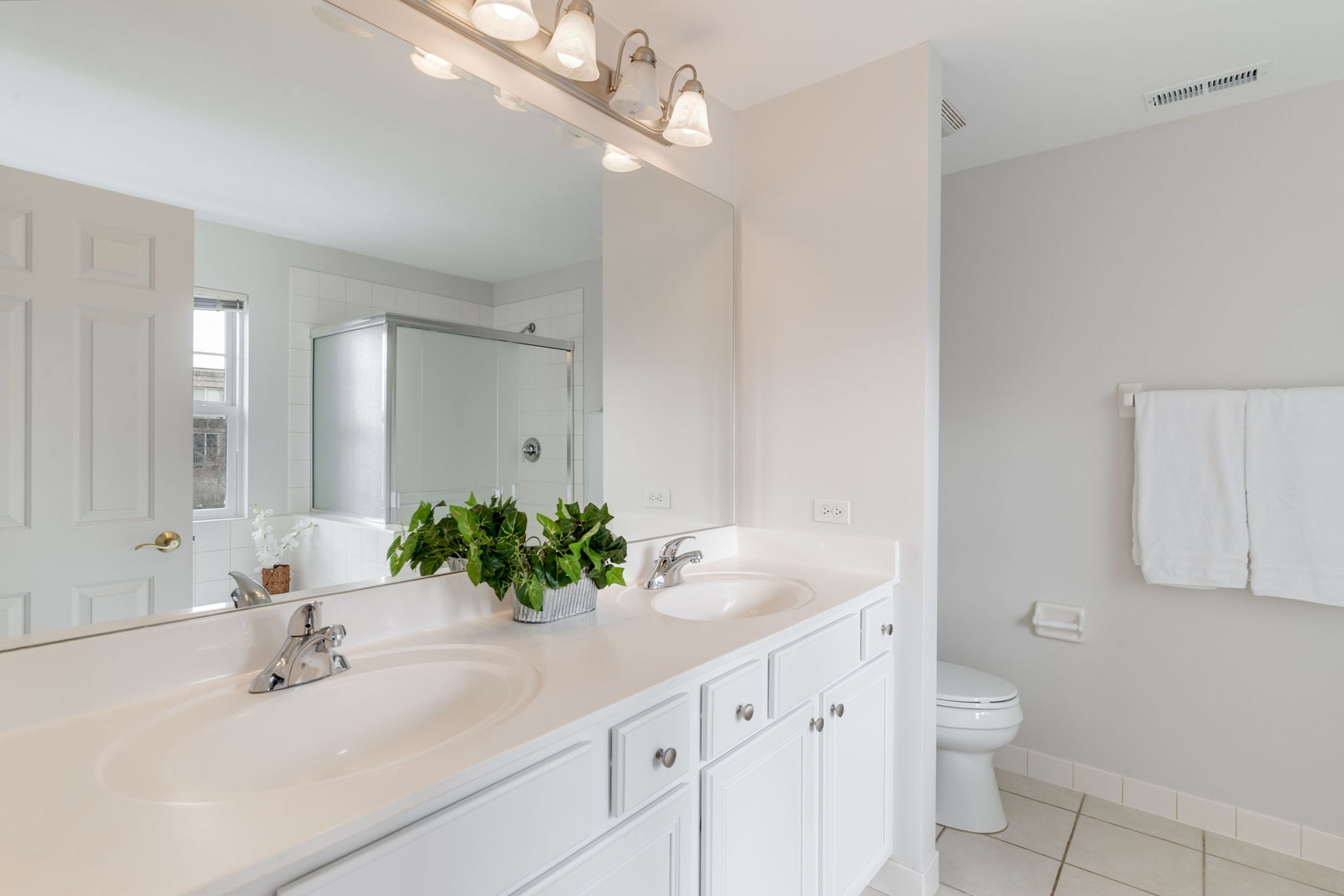 475 South Commons Court Deerfield, IL 60015 - Photo 10 of 17