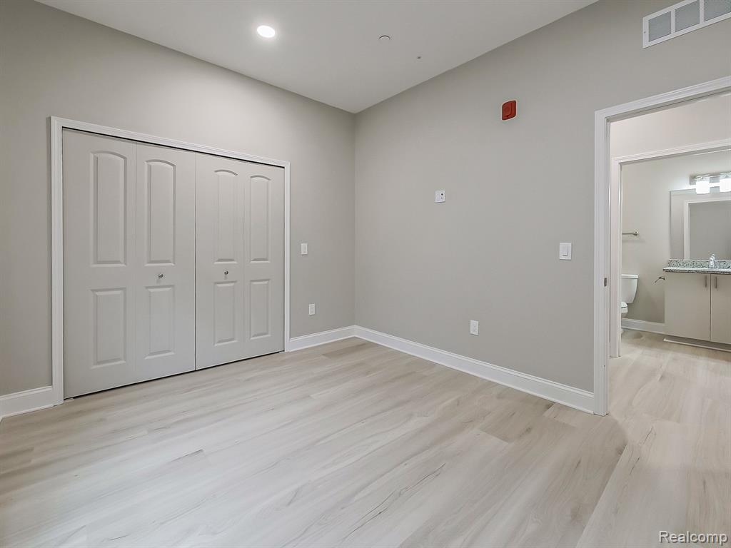 31480 Warren Road, Unit 302 Westland, MI 48185 - Photo 21 of 33