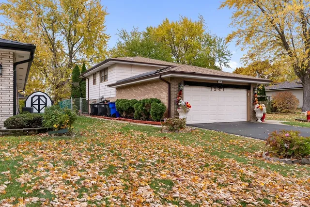 $250,000 | 1241 East 168th Street, South Holland, IL 60473