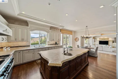 $5,750,000 | 27 Eagle Ridge Lane, Danville, CA 94506