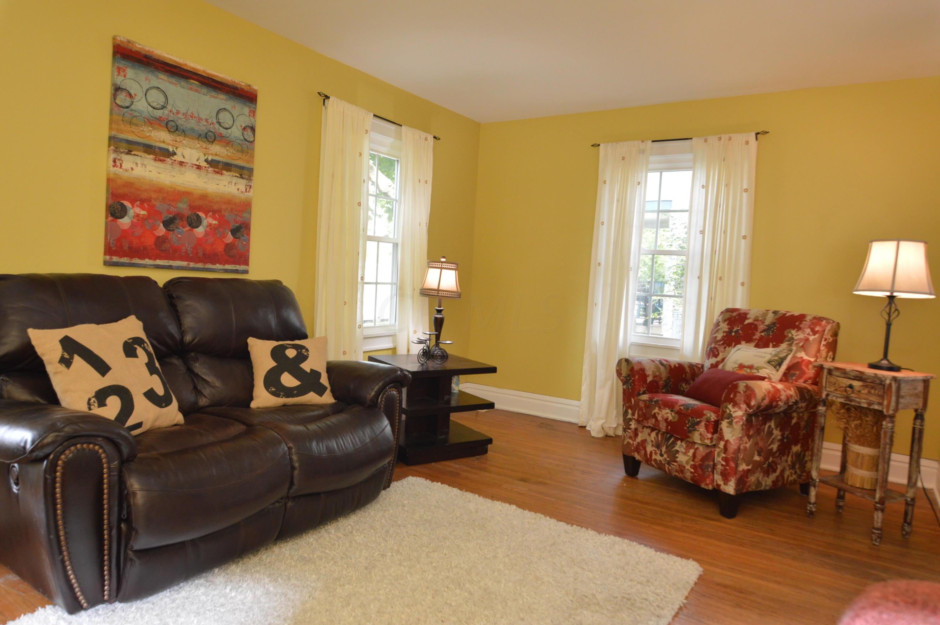 786 Gladden Road Columbus, OH 43212 - Photo 3 of 31