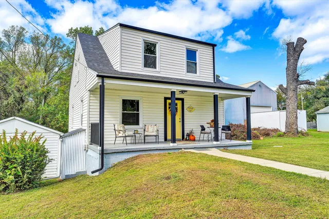 $270,000 | 1702 East Gate Avenue Northeast, Roanoke, VA 24012