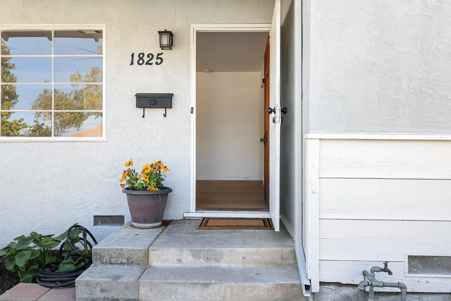 1825 West Griffith Way Fresno, CA 93705 - Photo 22 of 30