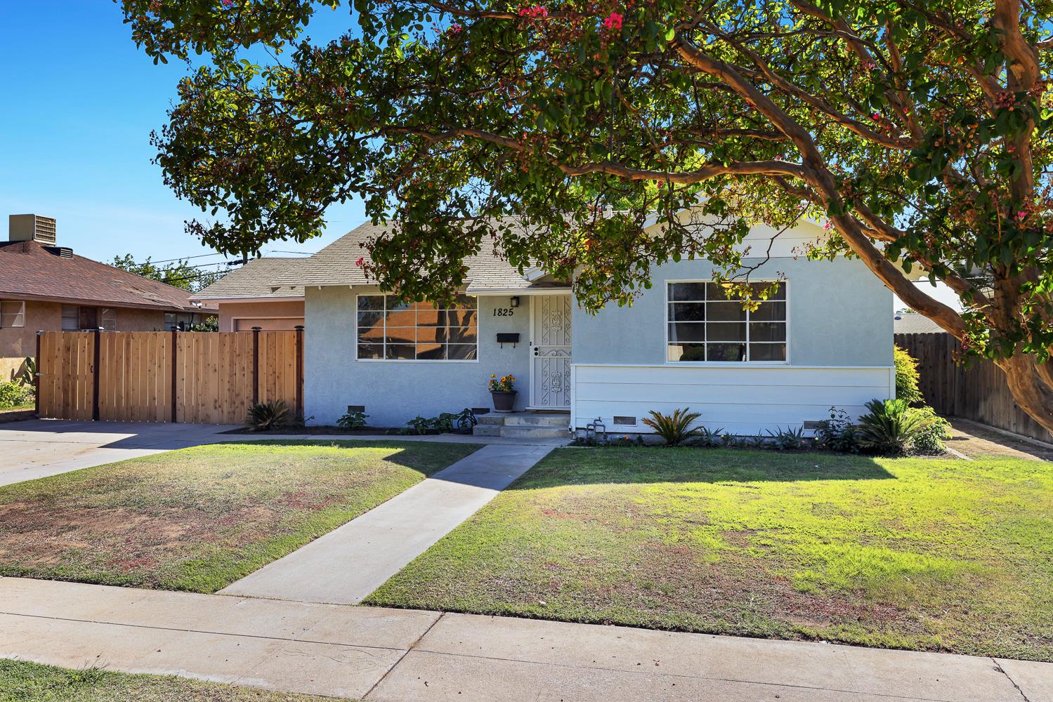 1825 West Griffith Way Fresno, CA 93705 - Photo 4 of 30