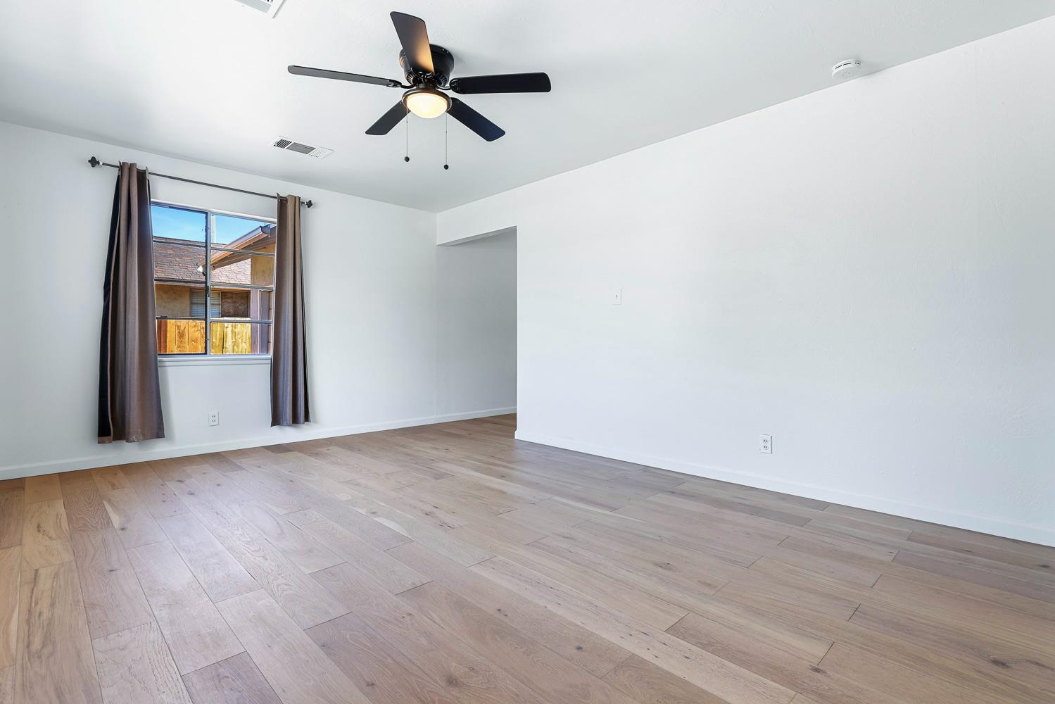 1825 West Griffith Way Fresno, CA 93705 - Photo 6 of 30