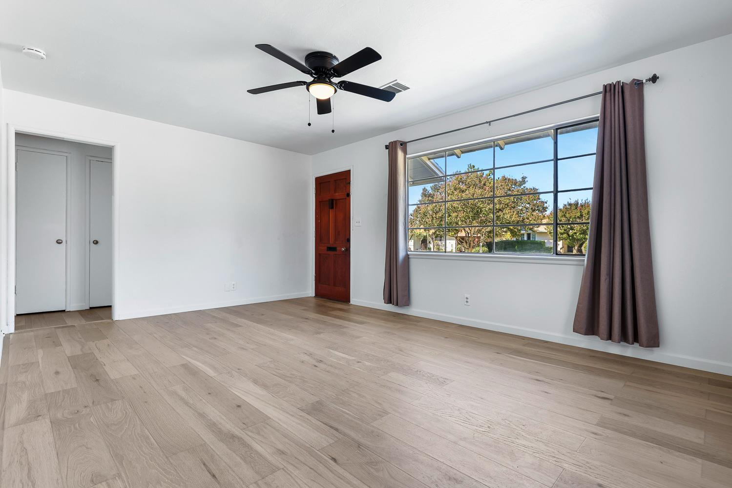 1825 West Griffith Way Fresno, CA 93705 - Photo 7 of 30