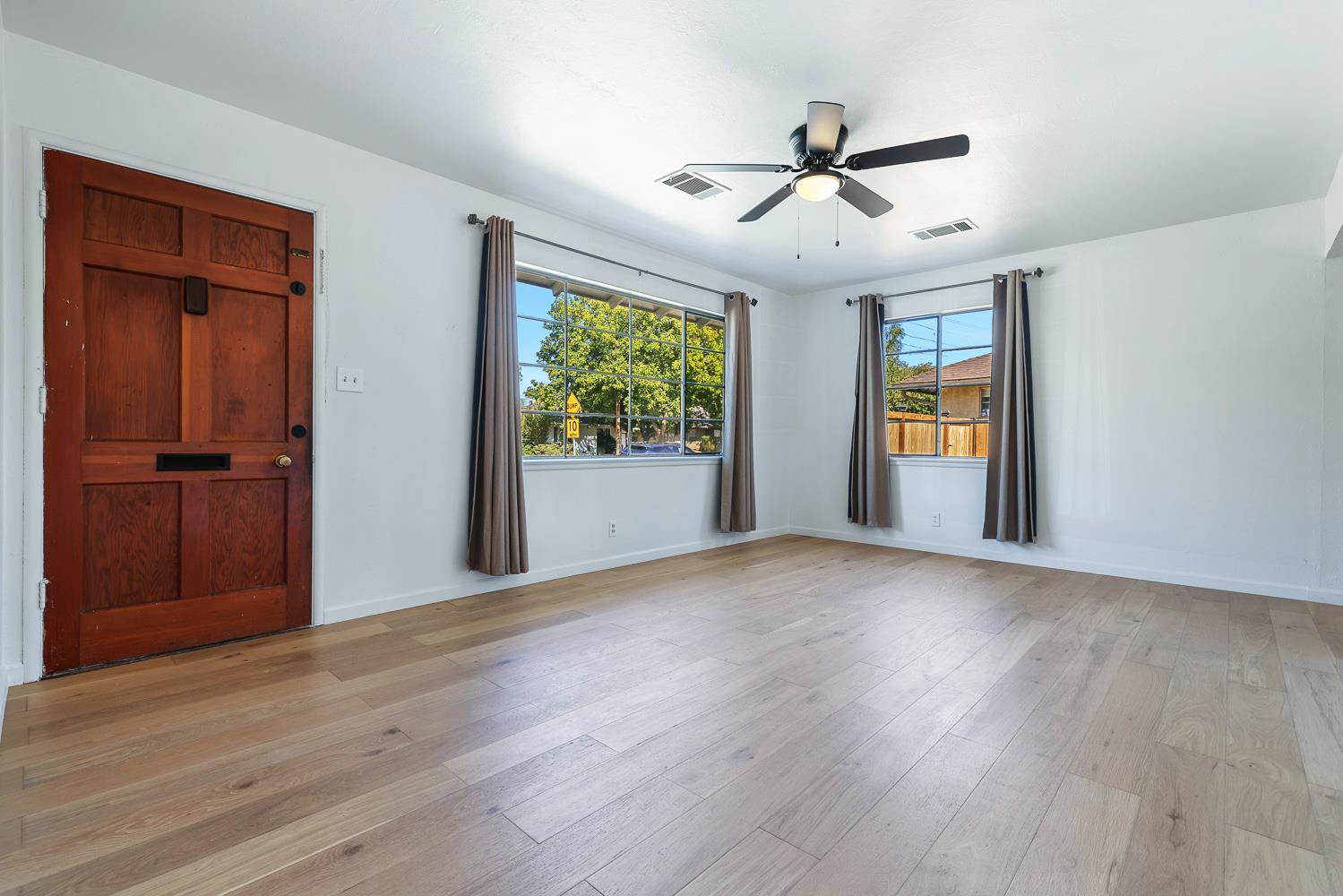 1825 West Griffith Way Fresno, CA 93705 - Photo 8 of 30