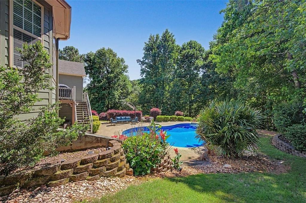 27 Roberson Drive Cartersville, GA 30121 - Photo 11 of 68