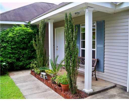 2300 Rue Weller Mandeville, LA 70448 - Photo 3 of 21