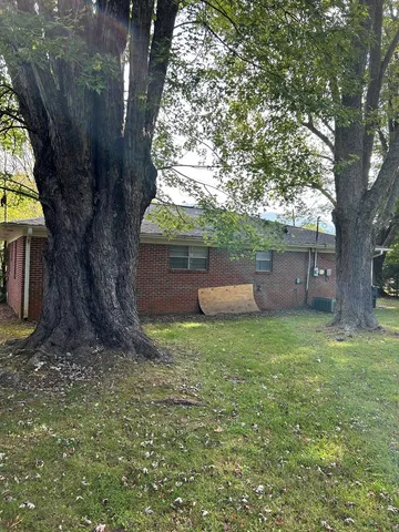 $1,800 | 621 Miller Street, Young Harris, GA 30582